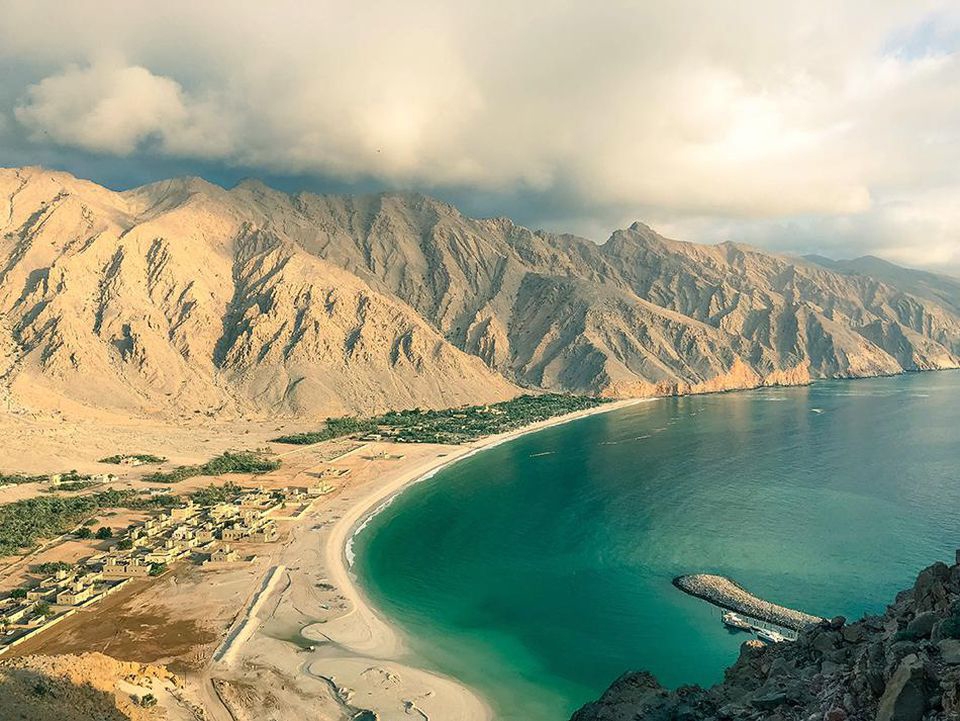 Oman giáo vịnh Persian ở phía Bắc